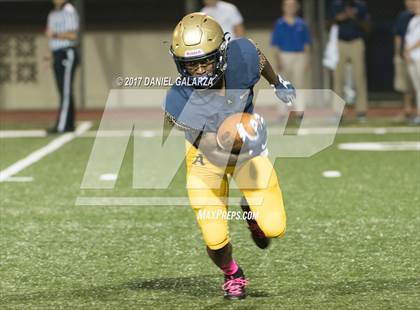 Thumbnail 2 in St. Thomas Aquinas vs Deerfield Beach photogallery.