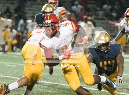 Thumbnail 1 in St. Thomas Aquinas vs Deerfield Beach photogallery.