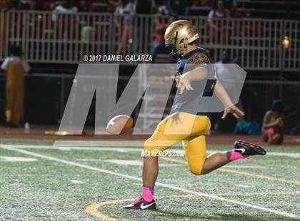 Thumbnail 2 in St. Thomas Aquinas vs Deerfield Beach photogallery.