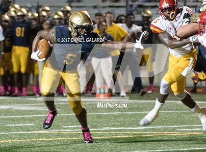 Thumbnail 1 in St. Thomas Aquinas vs Deerfield Beach photogallery.
