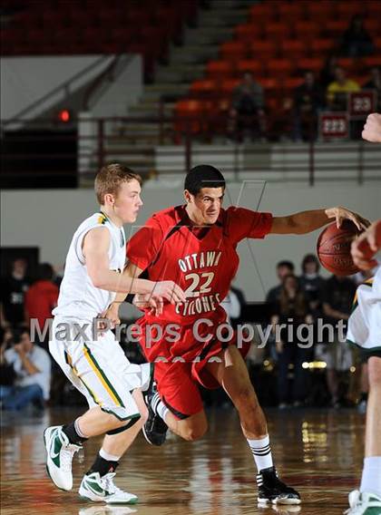 Thumbnail 2 in Ottawa vs. Basehor-Linwood (KSHSAA 4A State Final) photogallery.