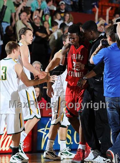 Thumbnail 2 in Ottawa vs. Basehor-Linwood (KSHSAA 4A State Final) photogallery.