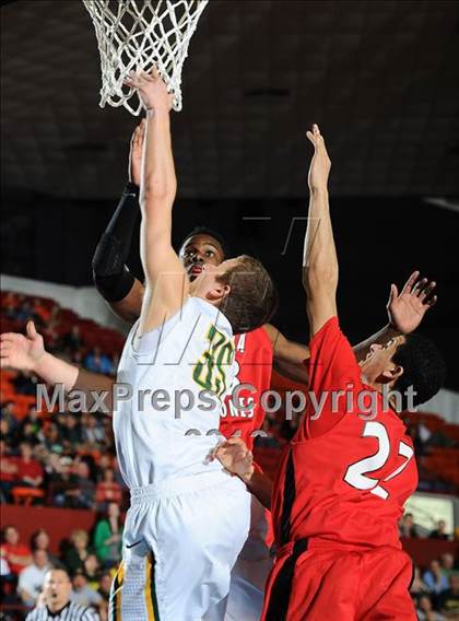 Thumbnail 2 in Ottawa vs. Basehor-Linwood (KSHSAA 4A State Final) photogallery.