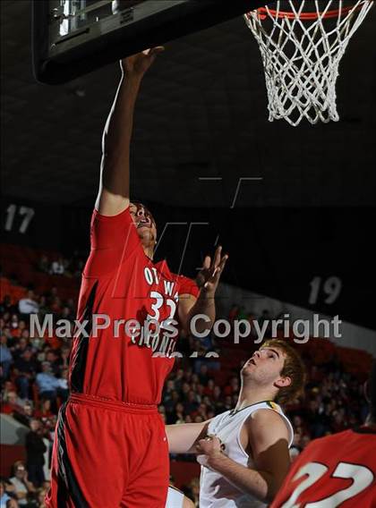 Thumbnail 3 in Ottawa vs. Basehor-Linwood (KSHSAA 4A State Final) photogallery.