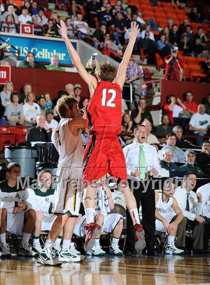 Thumbnail 1 in Ottawa vs. Basehor-Linwood (KSHSAA 4A State Final) photogallery.