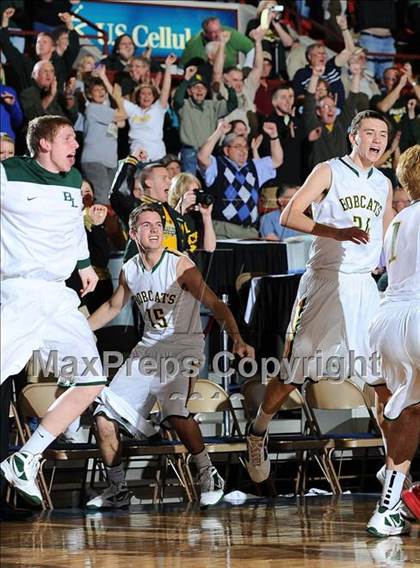 Thumbnail 2 in Ottawa vs. Basehor-Linwood (KSHSAA 4A State Final) photogallery.