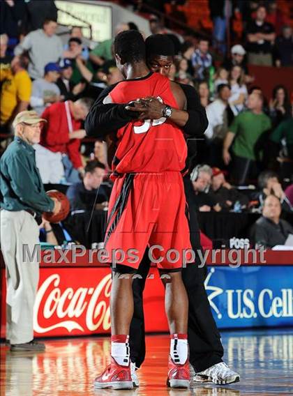 Thumbnail 3 in Ottawa vs. Basehor-Linwood (KSHSAA 4A State Final) photogallery.