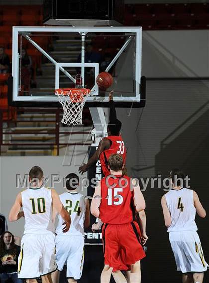 Thumbnail 3 in Ottawa vs. Basehor-Linwood (KSHSAA 4A State Final) photogallery.