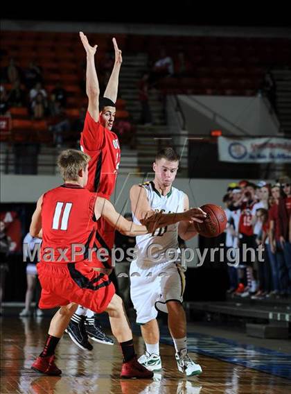 Thumbnail 1 in Ottawa vs. Basehor-Linwood (KSHSAA 4A State Final) photogallery.