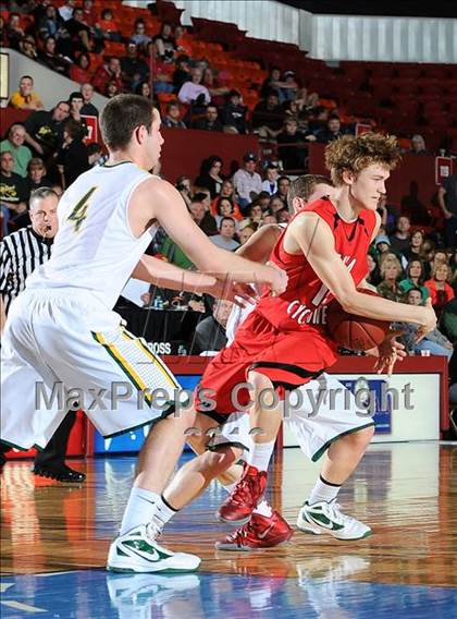 Thumbnail 2 in Ottawa vs. Basehor-Linwood (KSHSAA 4A State Final) photogallery.