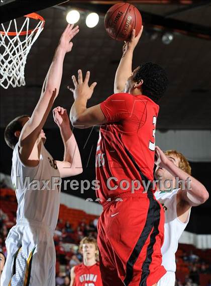 Thumbnail 1 in Ottawa vs. Basehor-Linwood (KSHSAA 4A State Final) photogallery.