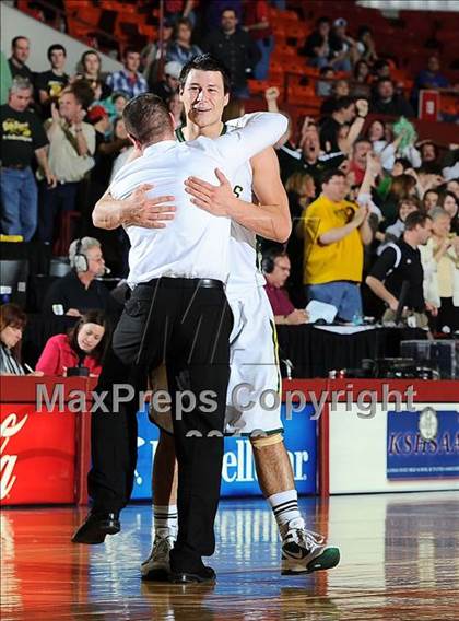 Thumbnail 1 in Ottawa vs. Basehor-Linwood (KSHSAA 4A State Final) photogallery.