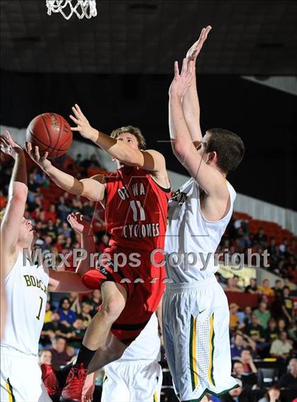 Thumbnail 2 in Ottawa vs. Basehor-Linwood (KSHSAA 4A State Final) photogallery.