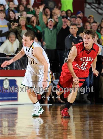 Thumbnail 1 in Ottawa vs. Basehor-Linwood (KSHSAA 4A State Final) photogallery.