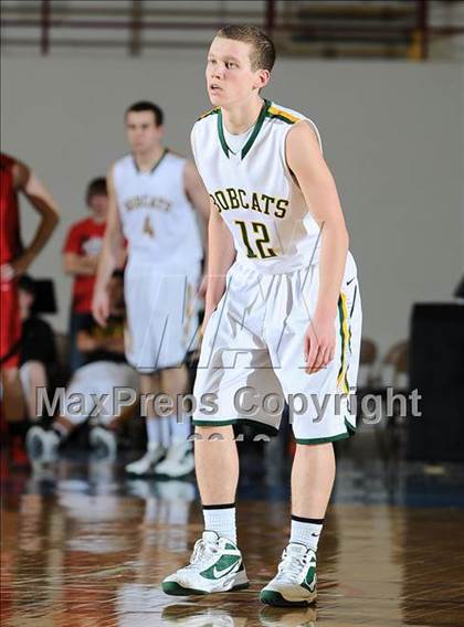 Thumbnail 2 in Ottawa vs. Basehor-Linwood (KSHSAA 4A State Final) photogallery.