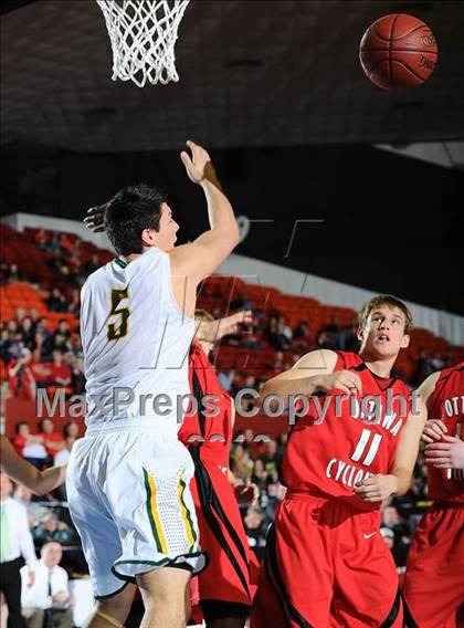 Thumbnail 3 in Ottawa vs. Basehor-Linwood (KSHSAA 4A State Final) photogallery.