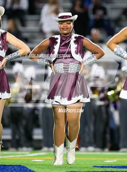 Thumbnail 1 in Ennis @ Wilson (UIL 5A D2 Football Bi-District) photogallery.