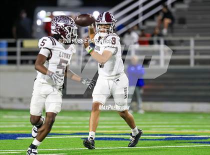 Thumbnail 3 in Ennis @ Wilson (UIL 5A D2 Football Bi-District) photogallery.