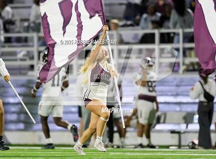 Thumbnail 3 in Ennis @ Wilson (UIL 5A D2 Football Bi-District) photogallery.