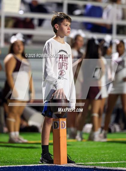 Thumbnail 1 in Ennis @ Wilson (UIL 5A D2 Football Bi-District) photogallery.