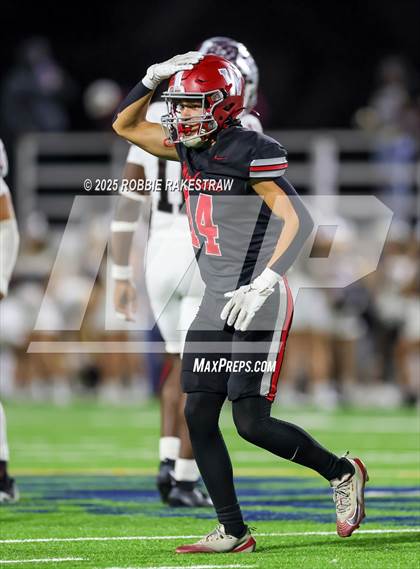 Thumbnail 3 in Ennis @ Wilson (UIL 5A D2 Football Bi-District) photogallery.