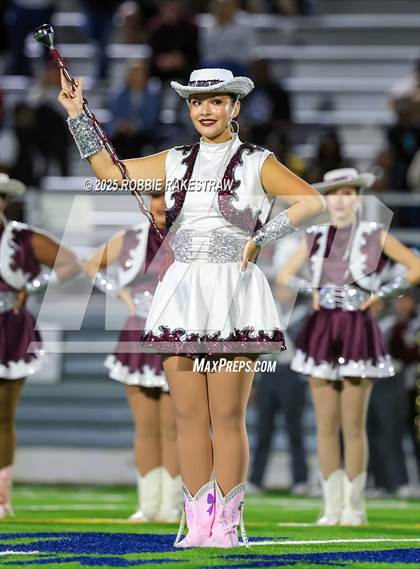 Thumbnail 3 in Ennis @ Wilson (UIL 5A D2 Football Bi-District) photogallery.