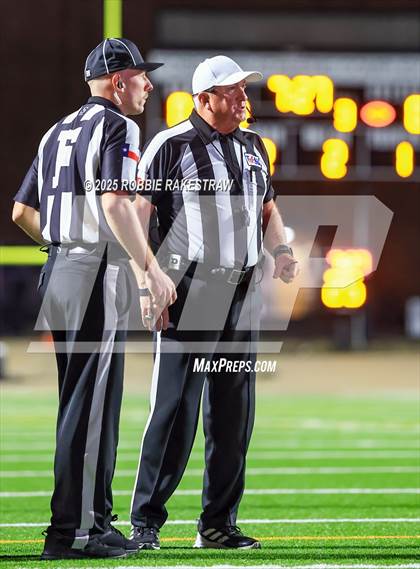Thumbnail 1 in Ennis @ Wilson (UIL 5A D2 Football Bi-District) photogallery.