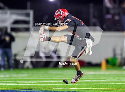 Thumbnail 2 in Ennis @ Wilson (UIL 5A D2 Football Bi-District) photogallery.