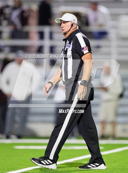 Thumbnail 1 in Ennis @ Wilson (UIL 5A D2 Football Bi-District) photogallery.