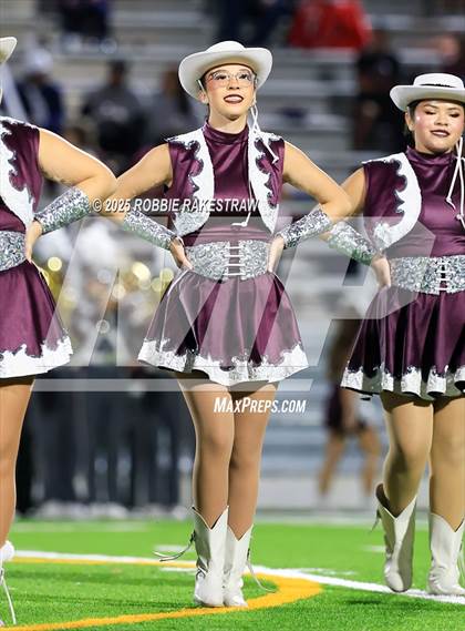 Thumbnail 3 in Ennis @ Wilson (UIL 5A D2 Football Bi-District) photogallery.