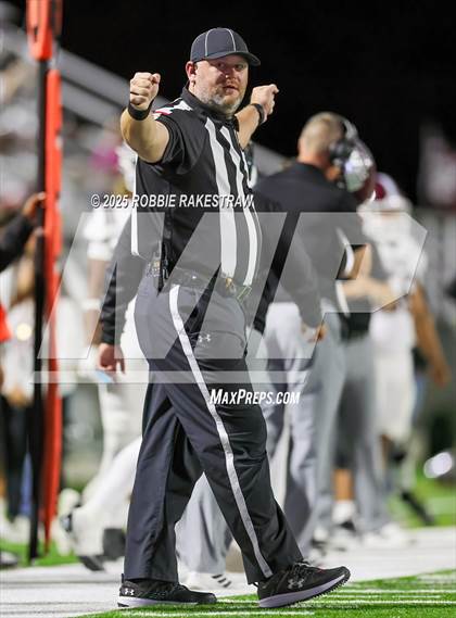 Thumbnail 2 in Ennis @ Wilson (UIL 5A D2 Football Bi-District) photogallery.