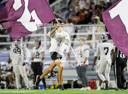 Thumbnail 1 in Ennis @ Wilson (UIL 5A D2 Football Bi-District) photogallery.