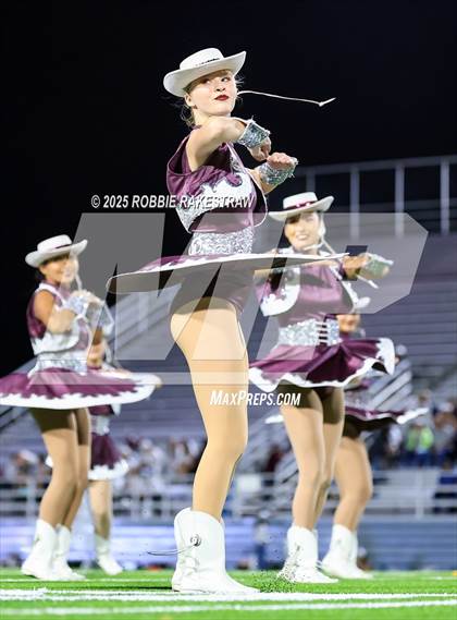 Thumbnail 2 in Ennis @ Wilson (UIL 5A D2 Football Bi-District) photogallery.