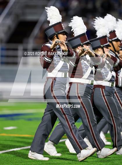Thumbnail 2 in Ennis @ Wilson (UIL 5A D2 Football Bi-District) photogallery.