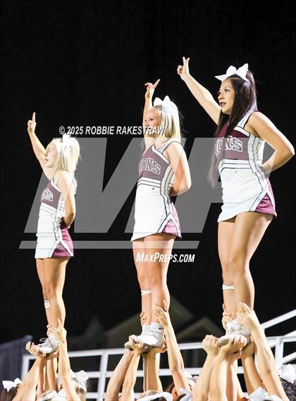Thumbnail 3 in Ennis @ Wilson (UIL 5A D2 Football Bi-District) photogallery.