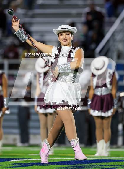 Thumbnail 3 in Ennis @ Wilson (UIL 5A D2 Football Bi-District) photogallery.