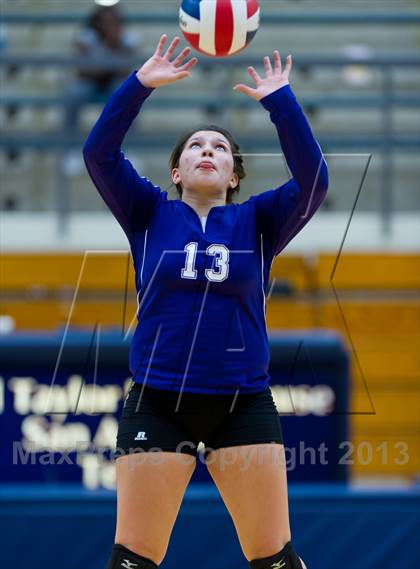 Thumbnail 2 in Stevens vs Warren photogallery.
