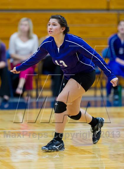 Thumbnail 2 in Stevens vs Warren photogallery.
