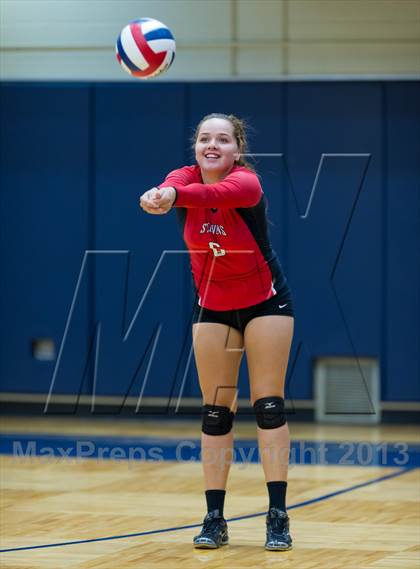 Thumbnail 2 in Stevens vs Warren photogallery.