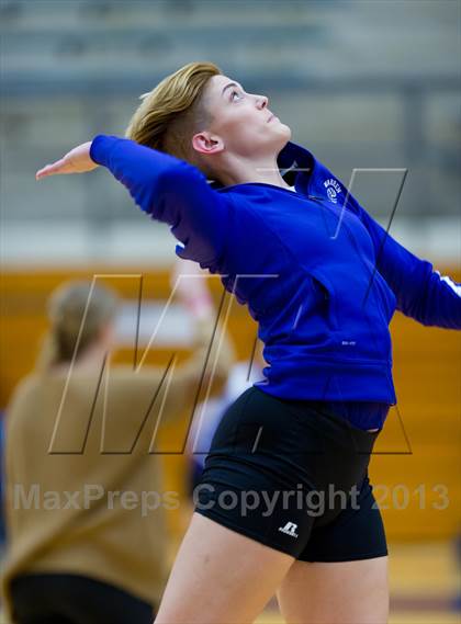 Thumbnail 2 in Stevens vs Warren photogallery.