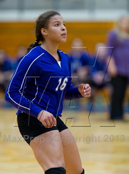 Thumbnail 1 in Stevens vs Warren photogallery.