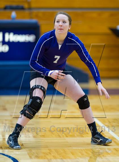 Thumbnail 3 in Stevens vs Warren photogallery.