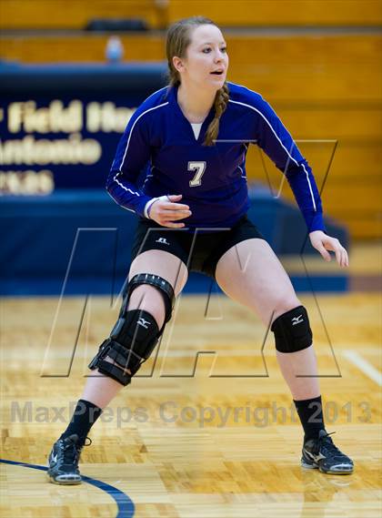 Thumbnail 2 in Stevens vs Warren photogallery.