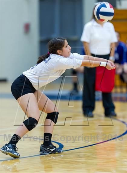 Thumbnail 2 in Stevens vs Warren photogallery.