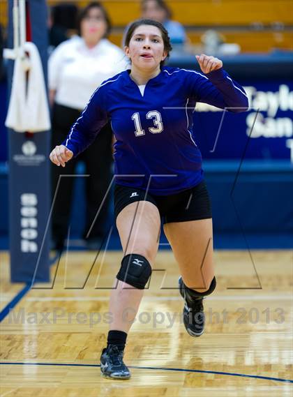 Thumbnail 1 in Stevens vs Warren photogallery.