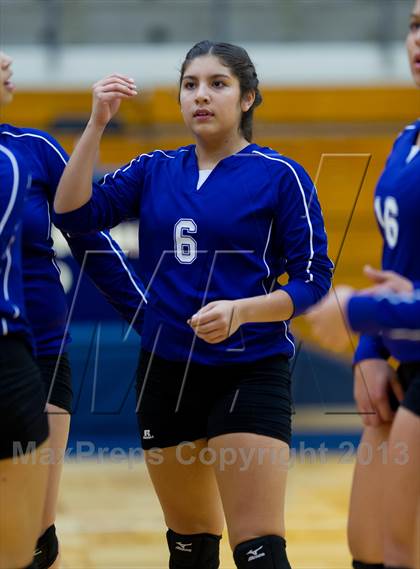 Thumbnail 1 in Stevens vs Warren photogallery.