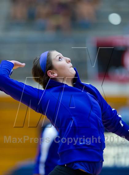 Thumbnail 2 in Stevens vs Warren photogallery.