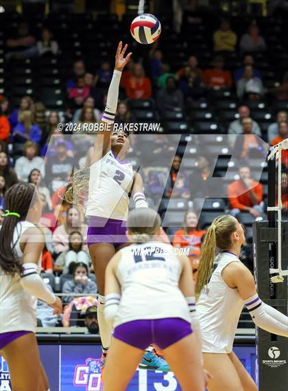 Thumbnail 1 in Grand Oaks vs. Fulshear (UIL 6A Volleyball Division 1 Final) photogallery.