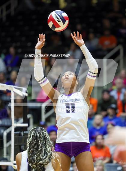 Thumbnail 1 in Grand Oaks vs. Fulshear (UIL 6A Volleyball Division 1 Final) photogallery.