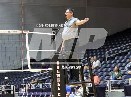 Thumbnail 2 in Grand Oaks vs. Fulshear (UIL 6A Volleyball Division 1 Final) photogallery.